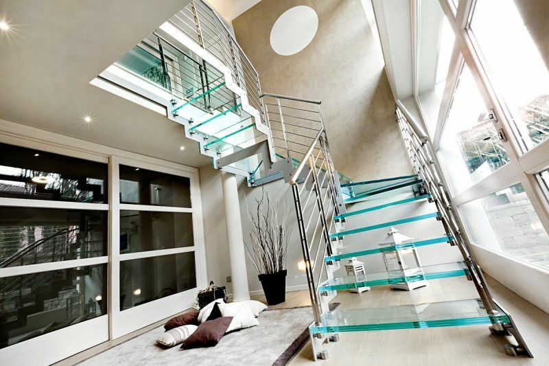 De meest stijlvolle en nuttige trapmodellen voor duplexappartementen