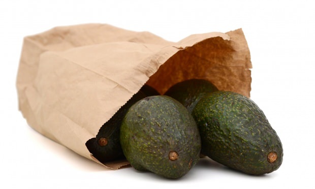 Hoe schilt de avocado? Wat wordt er gedaan om avocado snel zachter te maken?