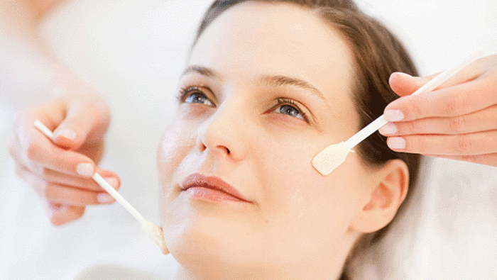 5 cosmetische producten die u met zorg moet gebruiken