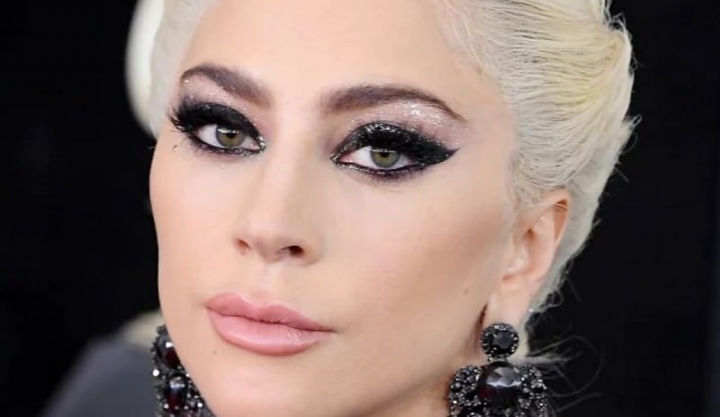 Lady Gaga reageerde op degenen die zeiden "We zitten op hetzelfde schip" voor het coronavirusproces!