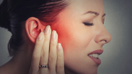 Wat zijn de symptomen van oordruk? Wat is goed voor ervaren oordruk aan de punt?