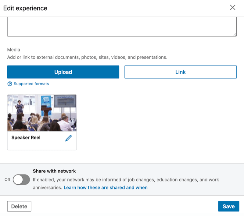 LinkedIn-ervaringsgedeelte met de mogelijkheid om onder andere een externe video te uploaden