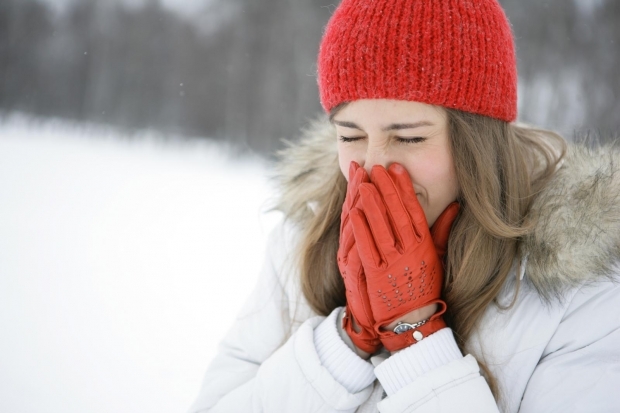 een persoon met een koude allergie heeft twee keer zoveel last van kou als een normale koude persoon
