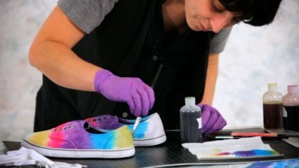 Hoe stoffen schoenen schilderen? 