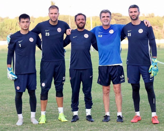 Erkan Kolçak Köstendil traint met voetballers uit Antalyaspor