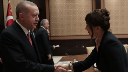 Condoleance-telefoon van president Erdoğan aan Demet Akbağ