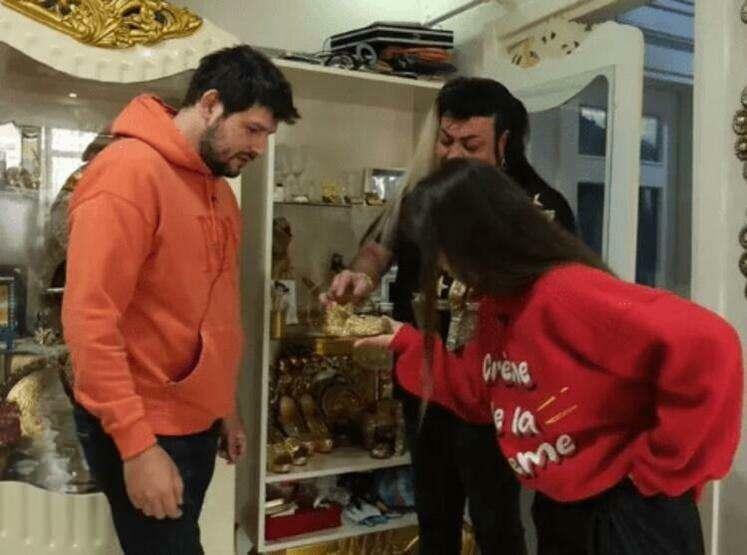Fırat Albayram en Ceyda Town Cobra bezochten het huis van Murat 
