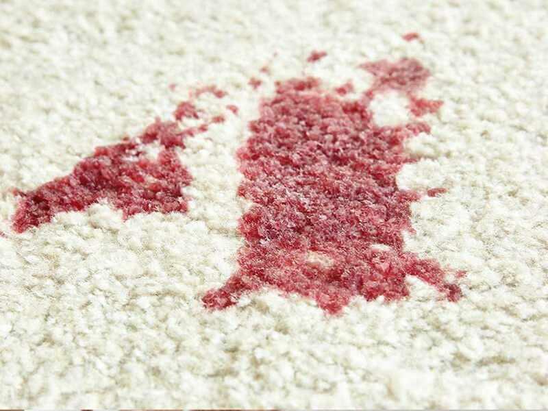 hoe moerbei vlek van tapijt te verwijderen?