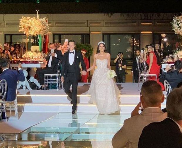 Het huwelijk van Mesut Özil en het paar van Amine Gülşe leek vruchtbaar!