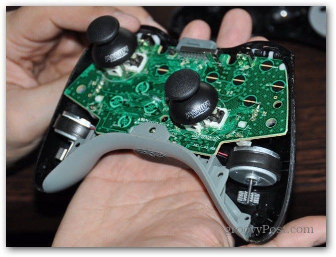 Verander de analoge thumbsticks van de Xbox 360-controller nieuwe sticks in