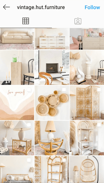 voorbeeld screenshot van de @ vintage.hut.furniture instagram-feed met hun gele tint voor antieke styling van afbeeldingsposten in wit, bruin en neutrale kleuren