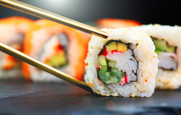 hoe sushi te eten