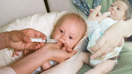 Wat is de vingervoedingsmethode? Hoe een baby voeden met een spuit?