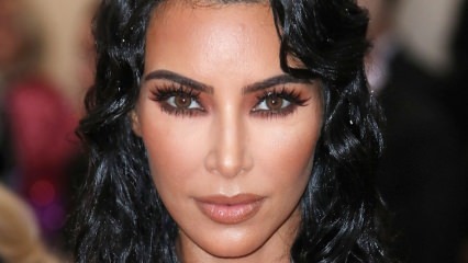 Kim Kardashian: Mijn vrouw wil niet dat ik meer gekleed ga!