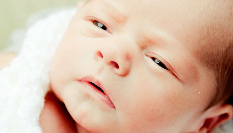Wanneer wordt de oogkleur van baby's duidelijk? Wanneer wordt de oogkleur van de baby's bepaald?