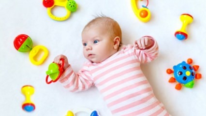 Wat zou het speelgoed van de eerste leeftijd van baby's moeten zijn?