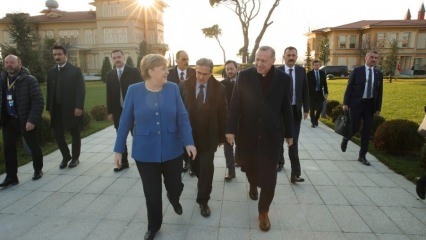 Kanselier Angela Merkel's Istanbul-aandeel schudde de sociale media!