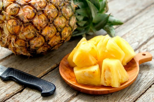 Wat zijn de voordelen van ananas en ananassap? Drink je een gewoon glas ananassap?
