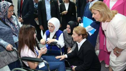 Delen van "Internationale dag van personen met een handicap" van First Lady Erdoğan!