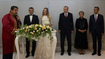 President Erdogan is bij de bruiloft van twee stellen geweest