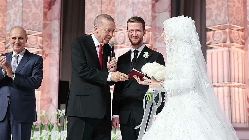 President Erdoğan was getuige van het huwelijk van zijn neef Osama Erdoğan