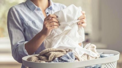 Hoe kan ik de vlek van gekleurd wasgoed verwijderen? 