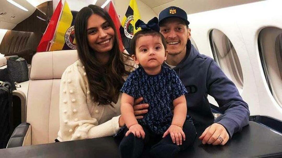 Amine Gülşe, Mesut Özil en hun dochter Eda