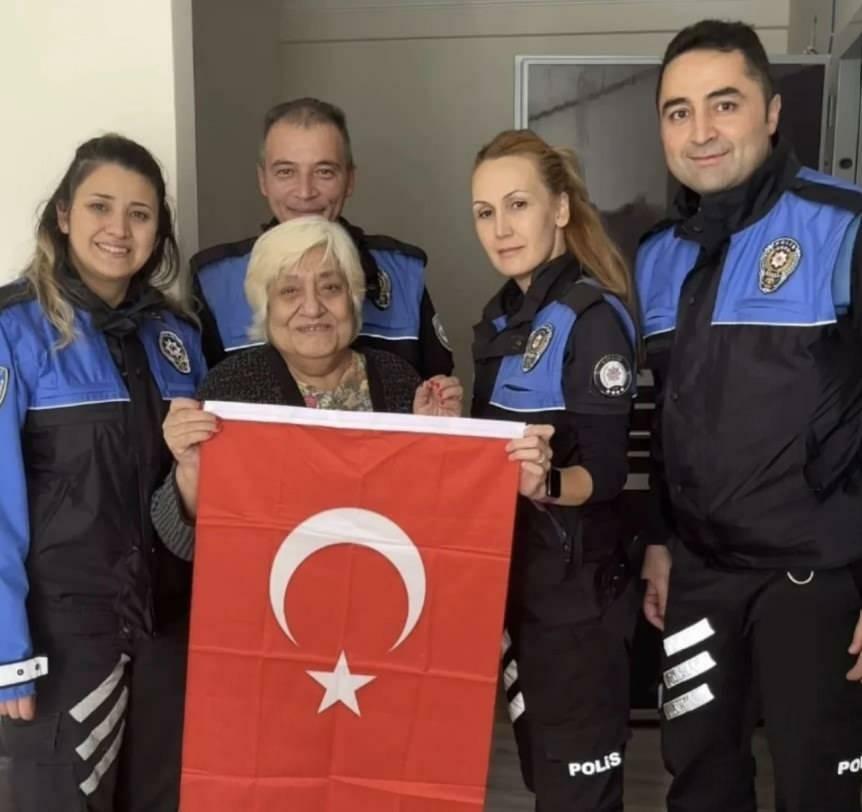 Verrassing van Nazan Çim en politieteams