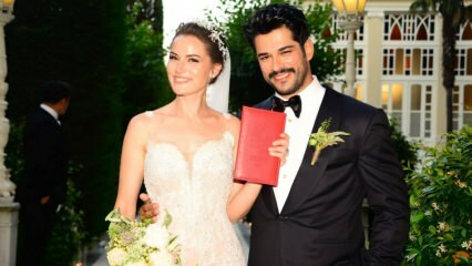 Fahriye Evcen en Burak Özçivit gaan met zijn zoon Karan naar Marmaris!