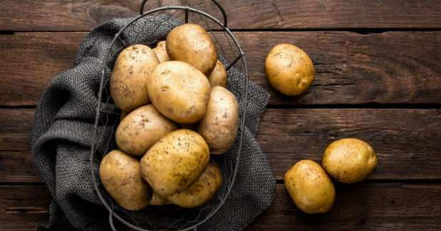 Hoe past u een aardappeldieetlijst toe van Ender Saraç?