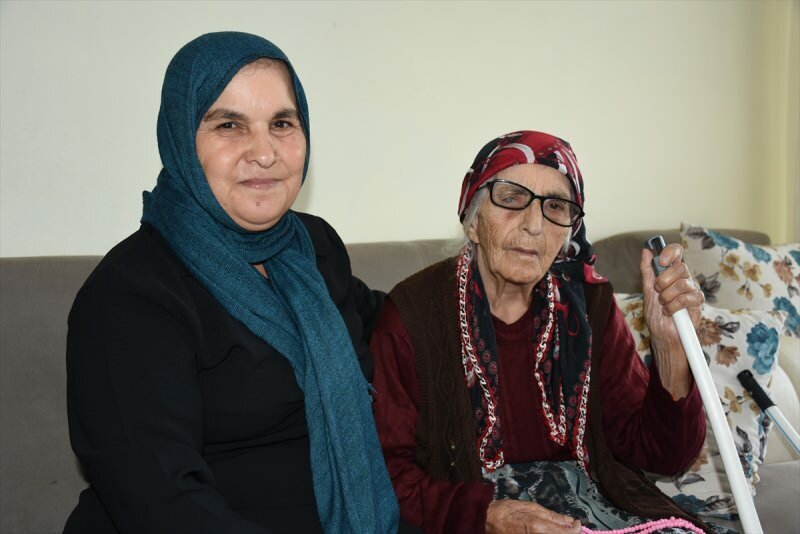 De 95-jarige Fatma-oma, een hart- en bloeddrukpatiënt, versloeg Kovid-19