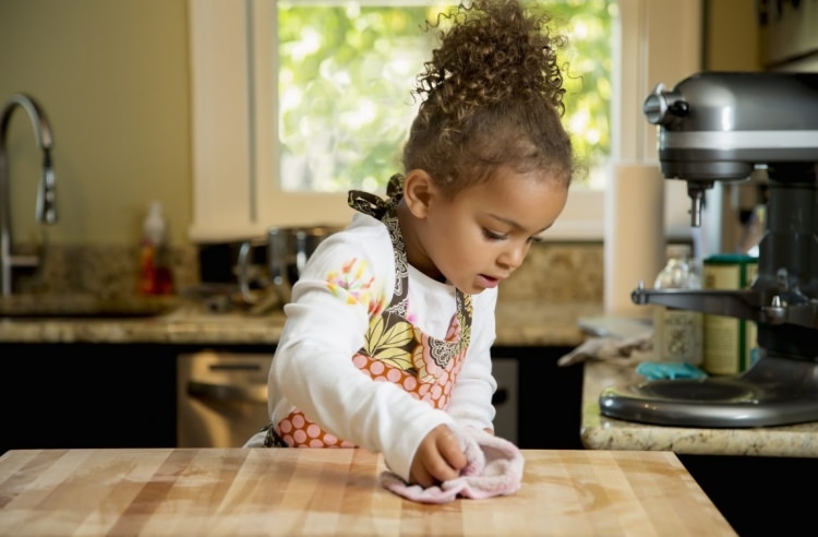 Welke huishoudelijke taken kunnen kinderen doen?