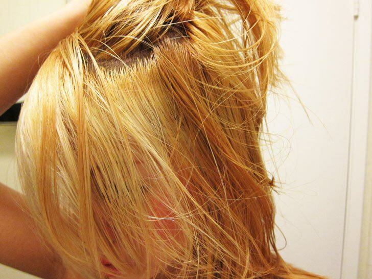 Wat is haartoner en hoe wordt het gebruikt? Hoe maak je thuis paarse shampoo?