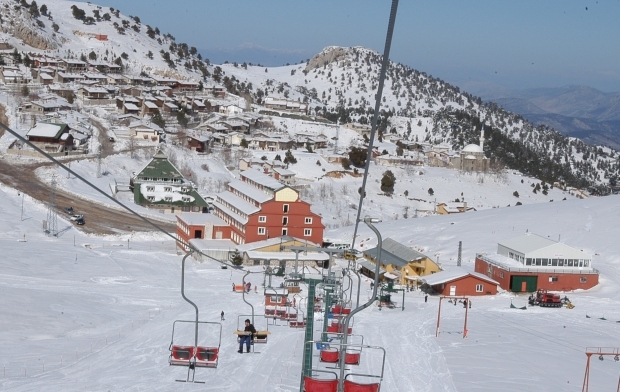 Hoe bereikt u het skicentrum Antalya Saklıkent?