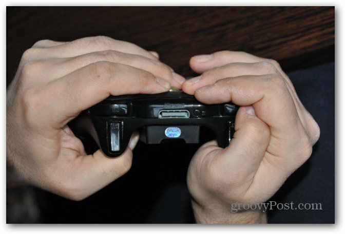Vervang de analoge thumbsticks van de Xbox 360-controller weer samen