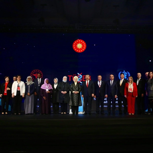 emine erdoğan congres over traditionele geneeskunde