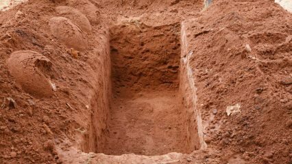 De deugd van Tabaraka, die beschermt tegen straf in het graf! Gebeden die pijniging in het graf veroorzaken en verlichten