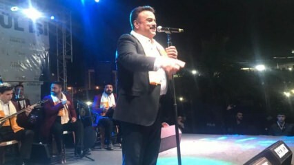 Bülent Serttaş maakte iedereen aan het lachen op het podium!