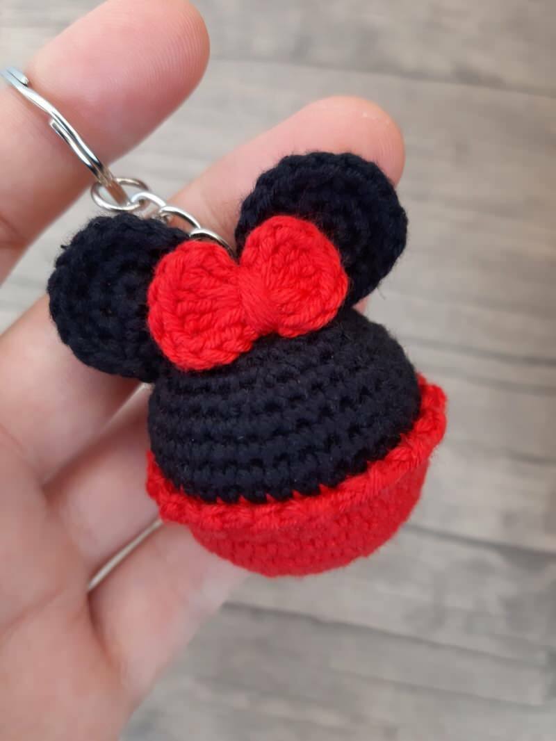 Hoe maak je Amigurumi Mickey Mouse sleutelhangers? Mickey minnie gedetailleerde sleutelhanger maken