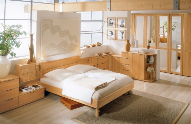 natuurlijke houten beddecoratie