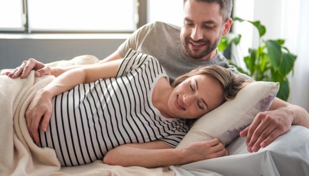 Hoe moet de relatie zijn tijdens de zwangerschap? Hoeveel maanden kan ik geslachtsgemeenschap hebben tijdens de zwangerschap?