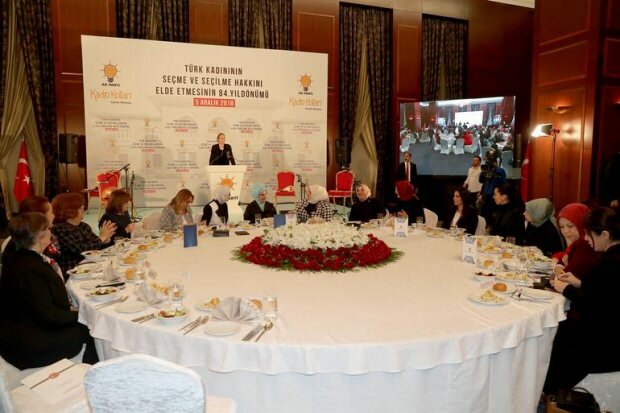 First Lady Erdoğan woonde de Dag van de Rechten van de Vrouw bij
