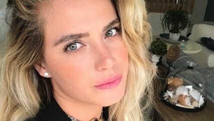 Delen zonder make-up van de jonge actrice Ceyda Ateş