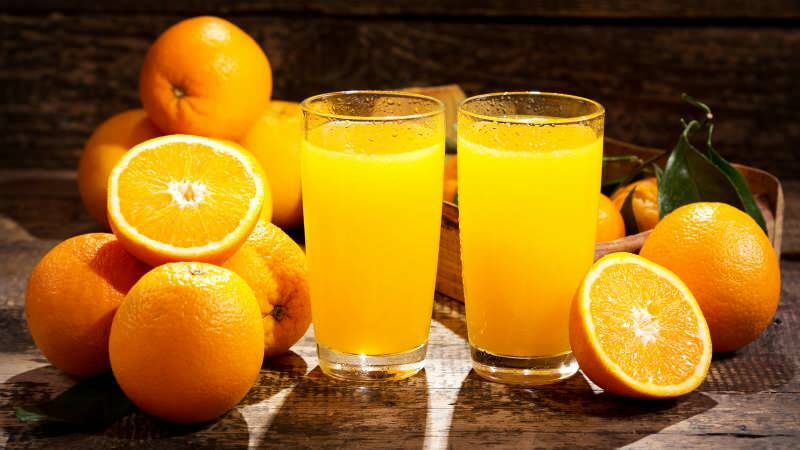 De nadelen van het drinken van sinaasappelsap als ontbijt