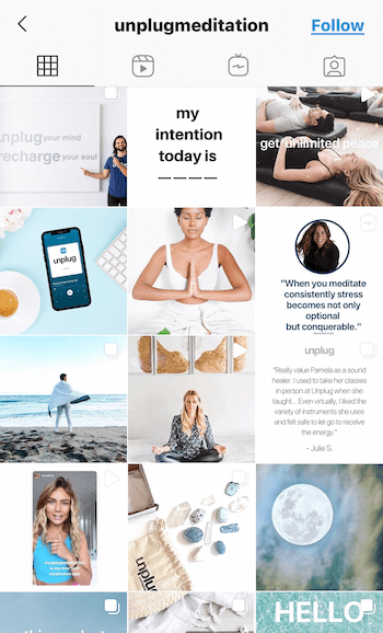 voorbeeld screenshot van de @unplugmeditation instagram feed met citaten, producten en mensen in verschillende poses van medicatie in lichtblauw, bruin en wit om ontspanning en vrede te bevorderen