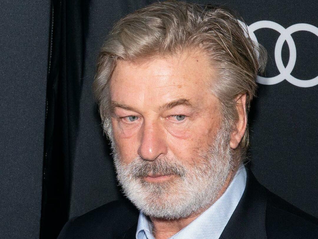 Alec Baldwin, die de moordenaar was op de set van Rust, klaagde de filmploeg van Rust aan!