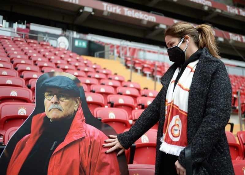 RASİM ÖZTEKİN'S MODEL Vertrokken naar Türk Telekom Stadium