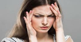Wat moet worden gedaan voor meer hoofdpijn tijdens het vasten? Welke voedingsmiddelen voorkomen hoofdpijn?