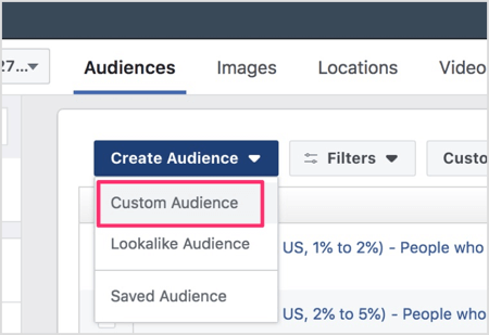 Wanneer het Audiences-dashboard wordt geopend, klikt u op Create Audience en selecteert u vervolgens Custom Audience in het vervolgkeuzemenu.