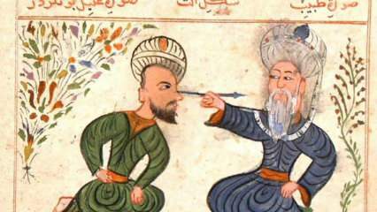 Het voorbeeldige gedrag van de Ottomaanse arts eeuwen geleden! Allereerst de medicijnen die het produceert ...
